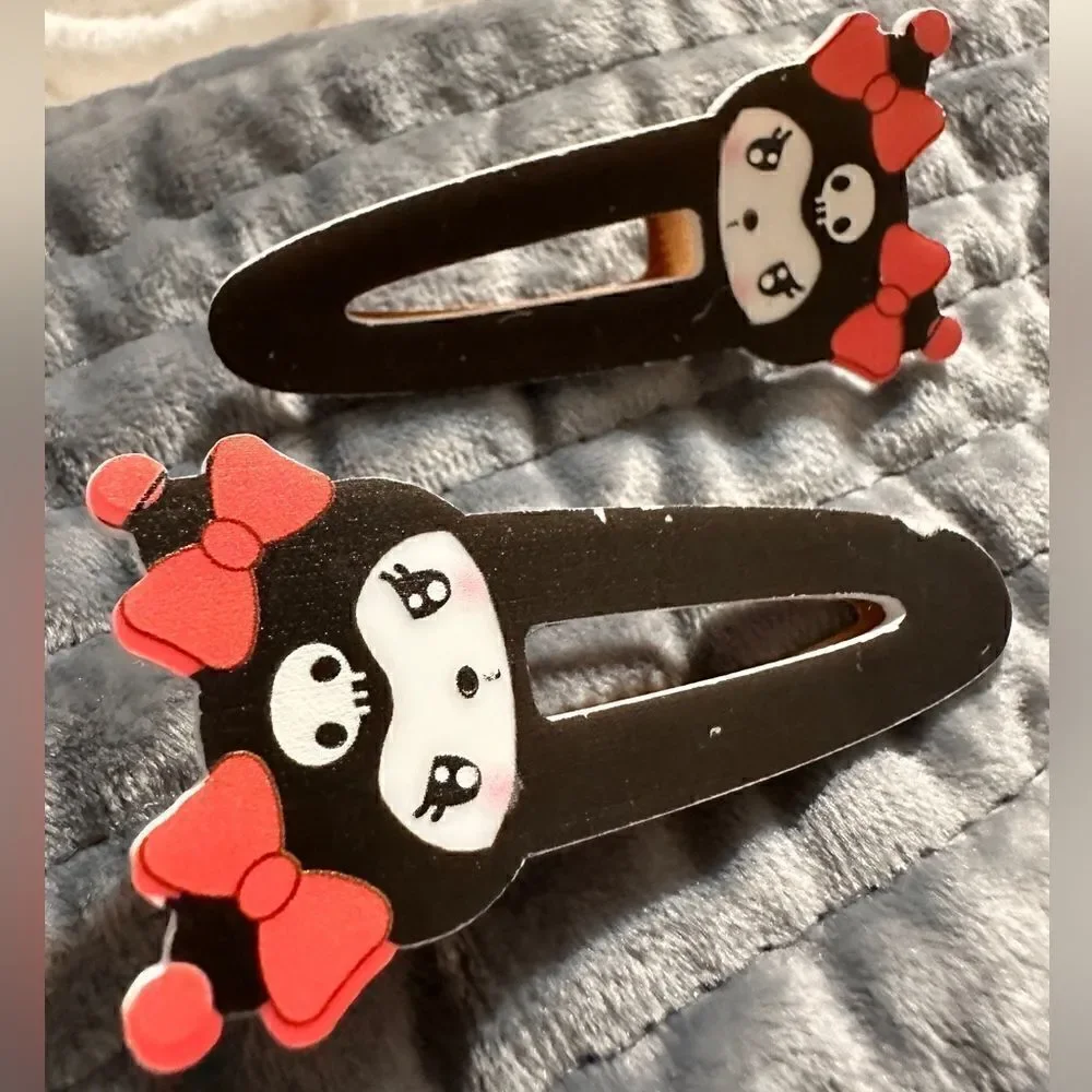 New Sanrio Kuromi Hair Clips 2pcs – Gothic Red Bow Acrylic Barrettes
